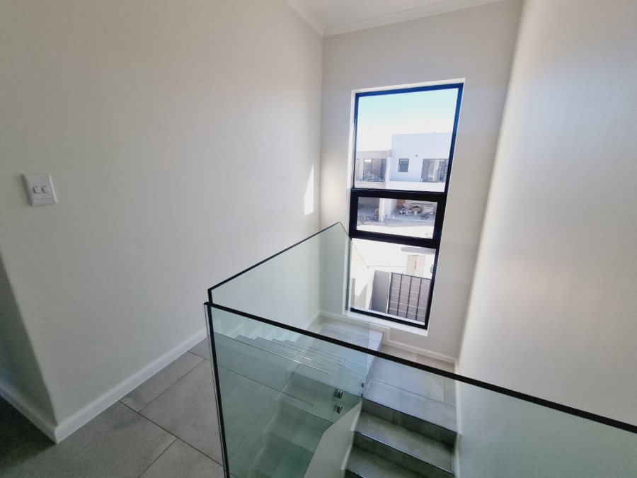 4 Bedroom Property for Sale in Sandown Western Cape